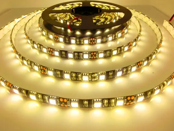 أسود PCB LED قطاع 5050 DC12V IP65 ماء 60led / m 5m / الأبيض الدافئ أبيض أحمر أخضر أزرق RGB 5050 LED قطاع