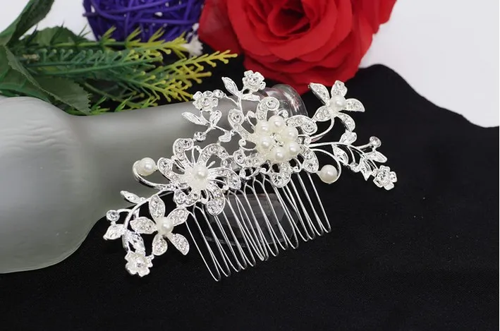 Elegant bröllop brud hår kam pärla kristall blommor design hårklämma sidokam stift brudhuvudstycke kvinnor bröllop hår accessor8051956