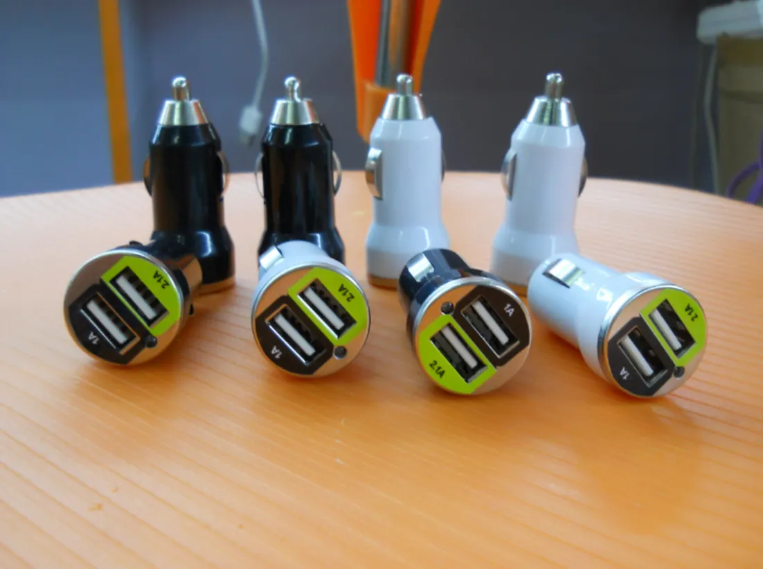 Dual-USB-Autoladegerät-Adapter, Bullet-Autoladegerät, Mini-buntes Autoladegerät, tragbares Ladegerät, Universal-Adapter für iPhone, Samsung, DHL