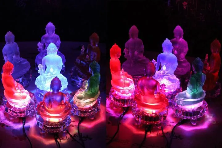 Estátua de Buda / budista tântrico / mosteiro Kumbum / figura pequena de cristal colorido de Buda sakyamuni, 12cm de altura com base de LED