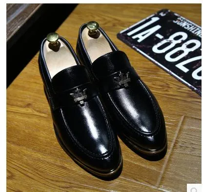 To promote NEW red cusp leather shoes Men's dress shoes Male Business shoe Top quality brand designer shoes for men Wedding