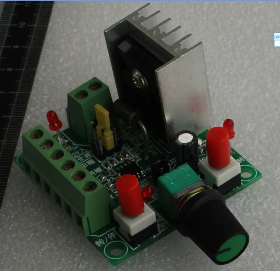 Il semplice motore passo-passo e il controller del servomotore del generatore di impulsi Il controller PWM può emettere REQ Pulse da 82 HZ a 127 KHZ Tre modelli