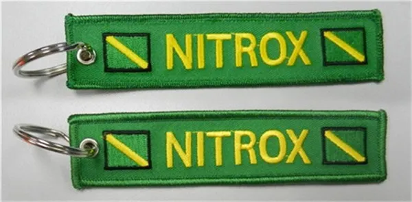 Nurkowanie Nurkowanie Nurek Breloczek Banner Brelok Green Nitrox Scuba Profesjonalny Nurkowanie Nurek Kluczowy Łańcuch 13 x 2.8 CM 100 sztuk Lot