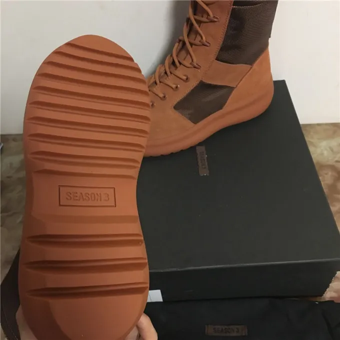 Kany West avvistato con le Yeezy Powerphase \