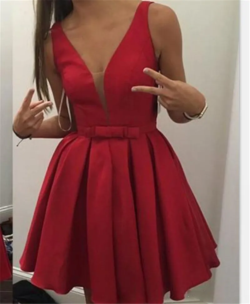 2017 Barato Sheer Profundo Decote Em V Curto Wed Convidado Cocktail Dresses Cetim Vermelho Drapeado Espartilho Formal Especial Prom Party Vestidos