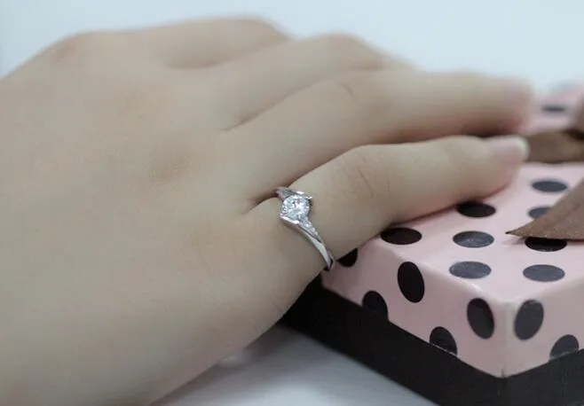 Vacker Princess Smycken Plating S925 Sterling Silver Crystal Diamond Ring Zircon Wedding Ring Size US6 / 7/8 / 9