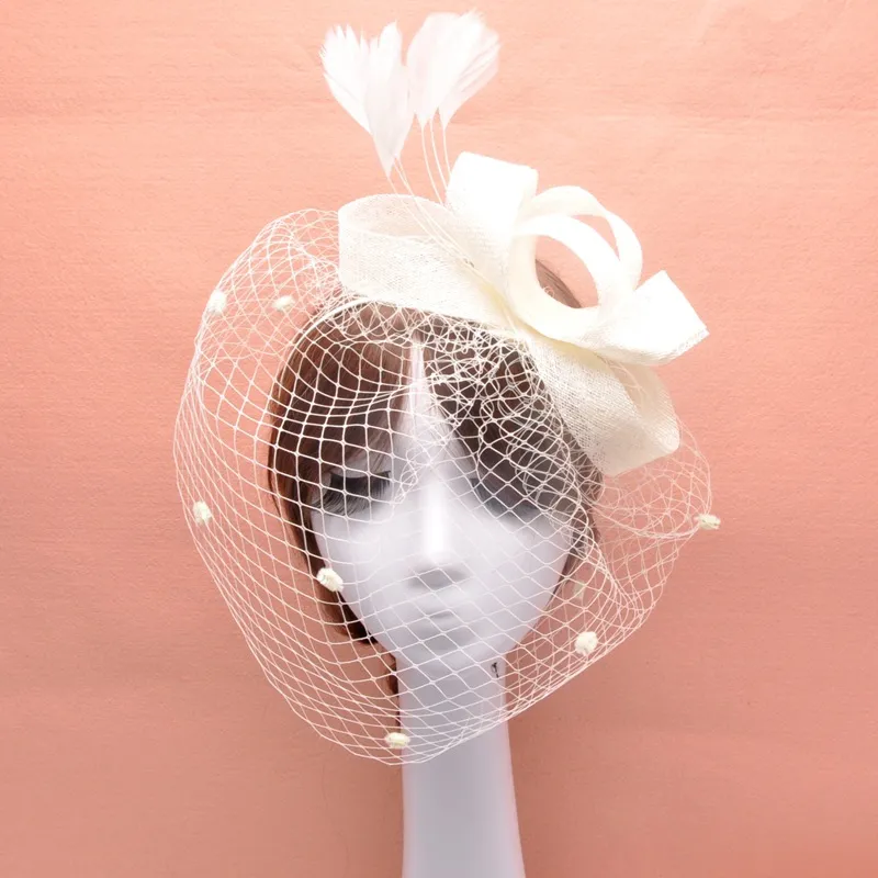 Fjäder Fascinator Hårtillbehör Bröllop Birdcage Veil Hat Bröllop hattar och fascinatorer Billiga Feminino Cabelo 4 färger