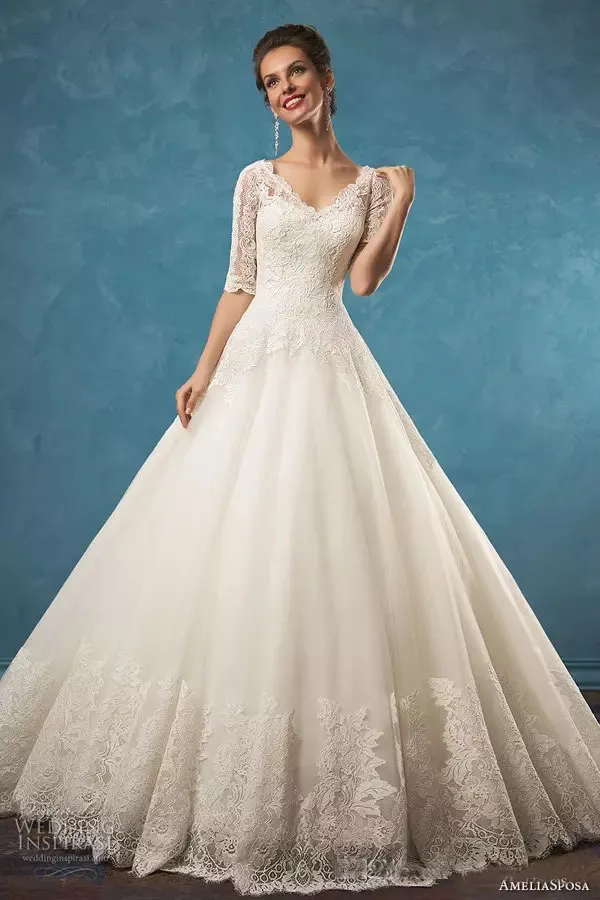 Pół długie rękawy koronkowe sukienki ślubne na pannę Młodą 2024 z aplikacjami V szyi dwurogowa butelka plus rozmiar