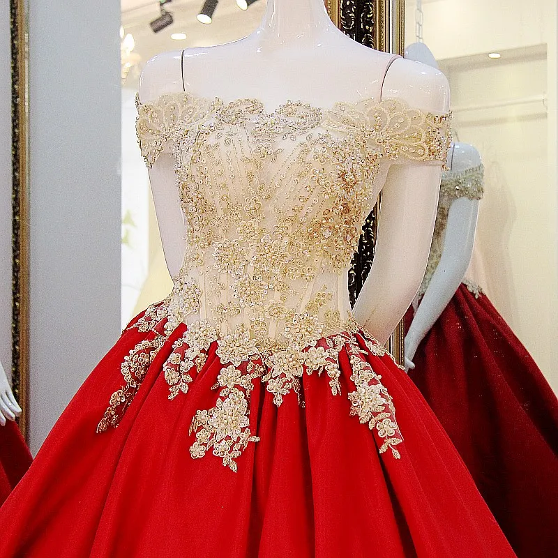 Alta Qualidade de Ouro E Vermelho Vestidos de Baile 2017 Fora Do Ombro Rendas Applique Frisada Vestidos de Noite de Cetim Vestido De Baile Formal Vestidos de Festa