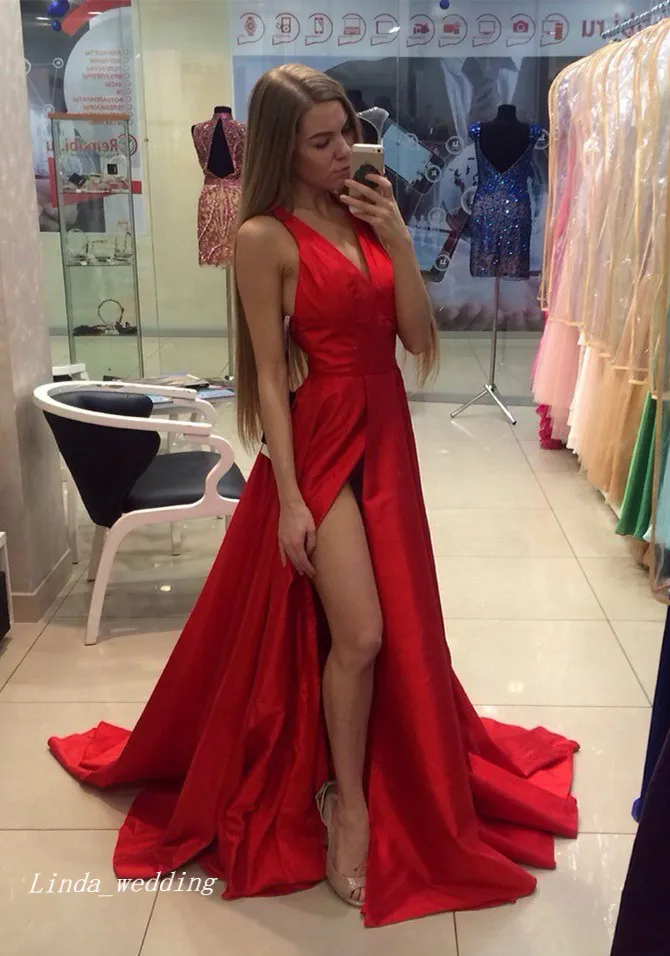 2019 Rotes Ballkleid von hoher Qualität, V-Ausschnitt, Seitenschlitz, langes Kleid für besondere Anlässe, formelles Partykleid