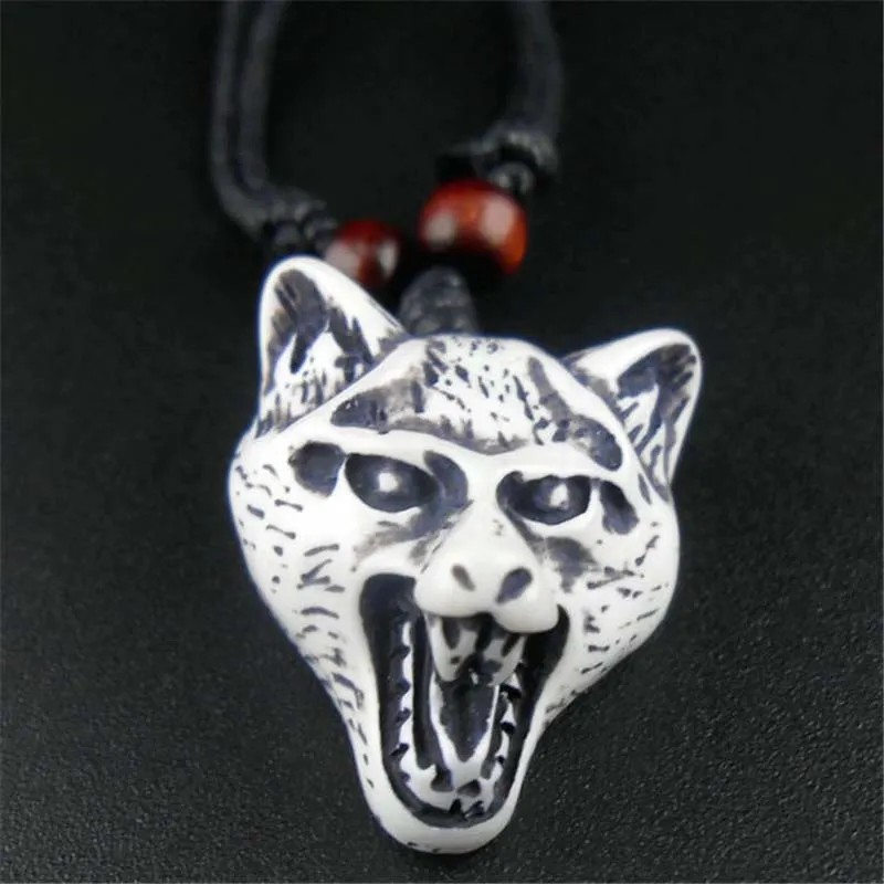 Nouveau Mode Sculpté Totem Bionic Os Loup Pendentifs Colliers Simulé-Os Loup Colliers Longueur Corde Réglable Bijoux Pour Hommes Femmes