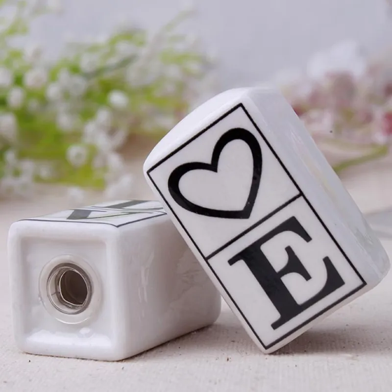 Wedding Souvenir for Guests Ceramic LOVE salt and pepper shaker lovers valentine day gift supplies