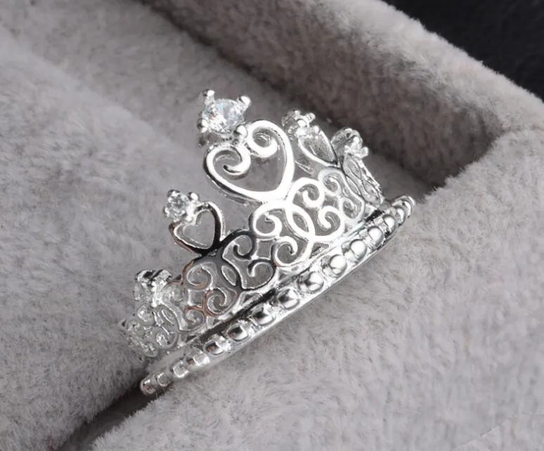 Vacker Princess Smycken Plating 925 Sterling Silver Crown Crystal Diamond Ring Zircon Lyxig Bröllop Ring Storlek US7 / 8