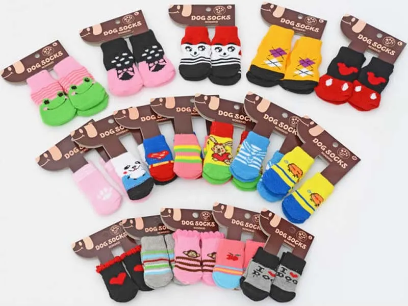 Heiße Haustier Hund Katze warme Socken für den Winter Niedliche Welpen Hunde Weiche Baumwolle Anti-Rutsch-Strickwebart Socke Hund Katze Socken Kleidung 4 teile/satz