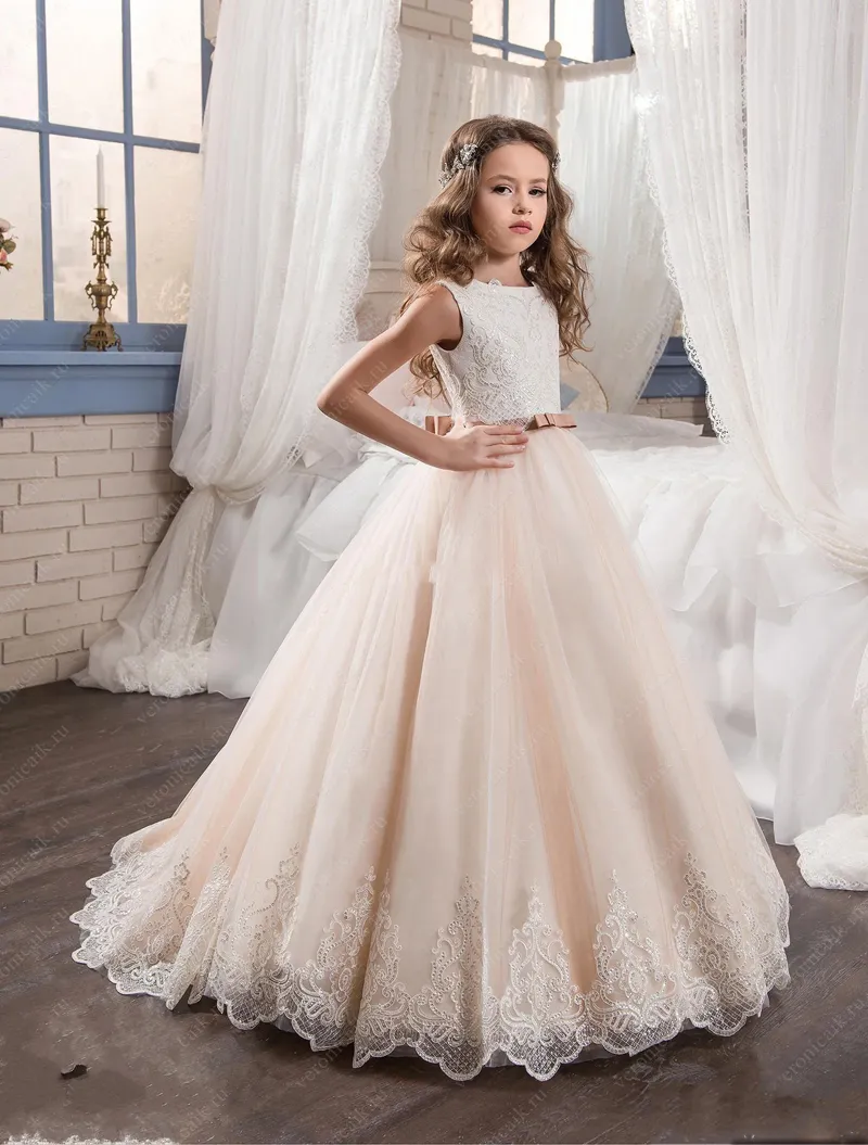 2018 Tutu Nowy Blush Pink Flower Girls Sukienki Tanie Klejnot Neck Koronki Aplikacje Długie Sweep Pociąg Urodziny Komunia Dzieci Dziewczyna Suknie