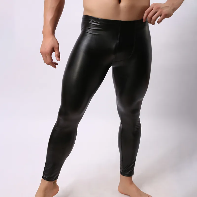 Sexiga män långa johns undershirt slim svart faux läder underbyxor manlig tunn smidig u konvex gay fitness påse mitten av midja leggings underkläder kc48