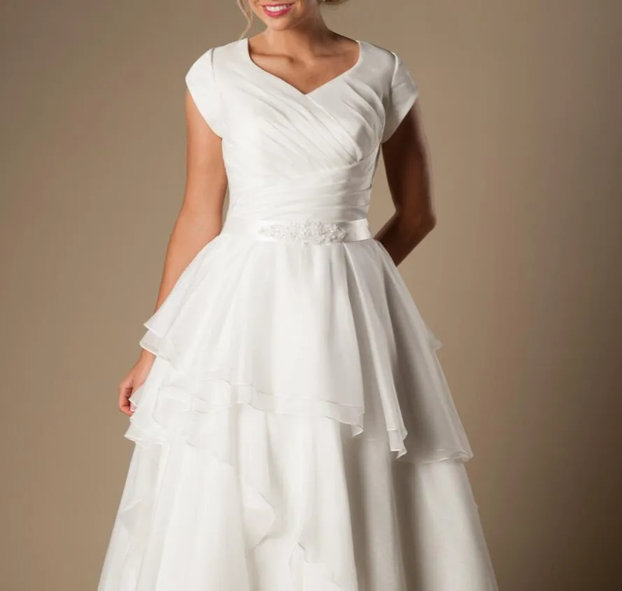 Modern Short Sleeves Modest Wedding Dresses Cap Sleeves V Neck Buttons Tiered Organza Bridal Gowns A-line Inexpensive Wedding Gowns