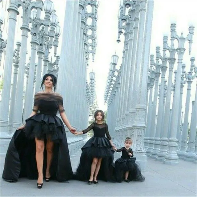 Lindo Meninas negras Pageant Dress Scoop Scoop Vestidos de Bola Beading Chão-Comprimento Crianças Flower Girl Primeiro vestido de comunhão
