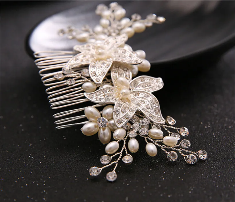 Vintage Wedding Bridal Hair Comb Headpiece Silver Crystal Rhinestone Hair Accessories Flower Pearl Smycken pannband Crown Tiara PR3110995