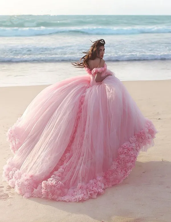 Magnifique princesse robe de bal robes de mariée robe de rêve robes de mariée 3D fleurs à la main hors de l'épaule luxe rose robes de Quinceanera