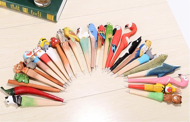 200 adet / grup Hayvan Ahşap oyma yaratıcı tükenmez kalem ahşap Tükenmez kalemler el yapımı heykel öğrenci tükenmez ücretsiz kargo