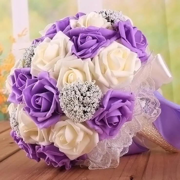 Bouquet da sposa romantico Lavanda Lilla Bomboniere perfette Mano che tiene fiore Fiori artificiali Ornamento Bouquet da sposa in seta