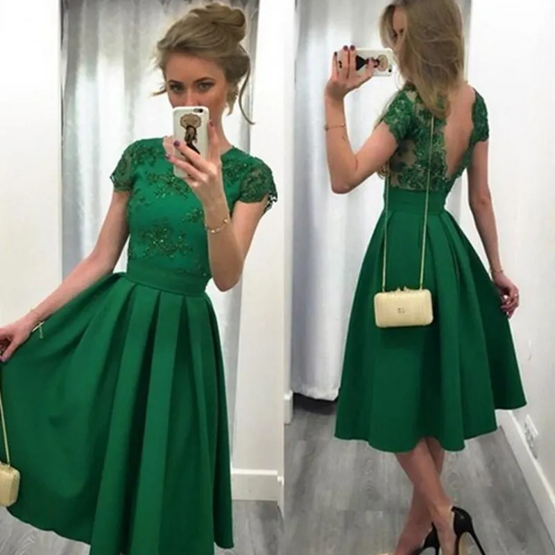 Gracieux 2016 Vert Foncé Satin Dentelle Applique Thé Longueur Robes De Soirée Pas Cher Sexy Dos Nu À Manches Courtes Perlé Ruché Robes De Soirée EN9024