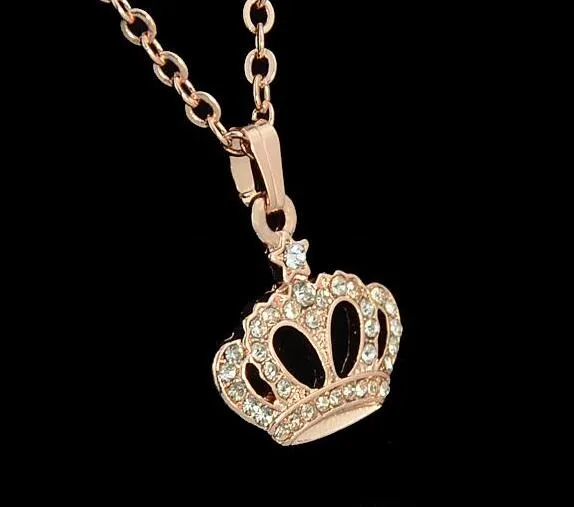 Parfymer Femininos Kronhänge Halsband Charm Smycken Kedja Rhinestone Crown Diamond Halsband Ny produkt för kvinnor DHL