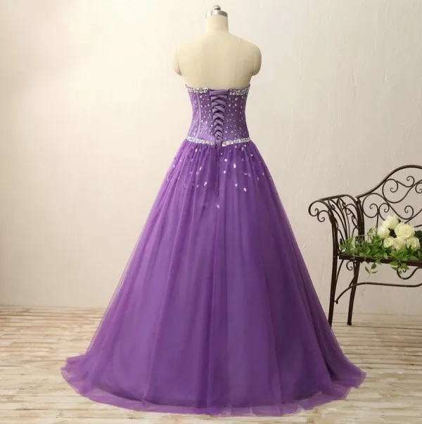 저렴한 Quinceanera 드레스 가벼운 보라색 라인 연인 민소매 민소매 크리스탈 댄스 파티 드레스 긴 공식적인 Vestidos Festa 코르셋 다시