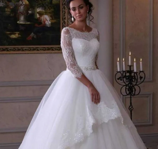 Prinzessin bescheidenes Brautkleid mit Ärmeln Illusion Bateau-Ausschnitt Romantischer SpitzeAppliques weichen Tulle Puffy Brautkleider wulstiger Schärpe