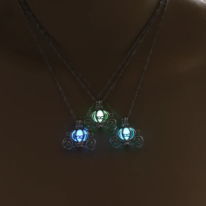 2017 citrouille caravane colliers lumineux cages de perles ouvertes pendentif lueur dans le noir médaillons breloques chaînes en argent pour femmes bijoux de mode