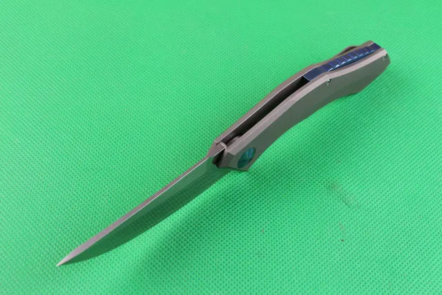 Couteau à lame pliante en acier D2, vente en gros 60HRC SatinWire, lame de finition, manche en titane, système IKBS