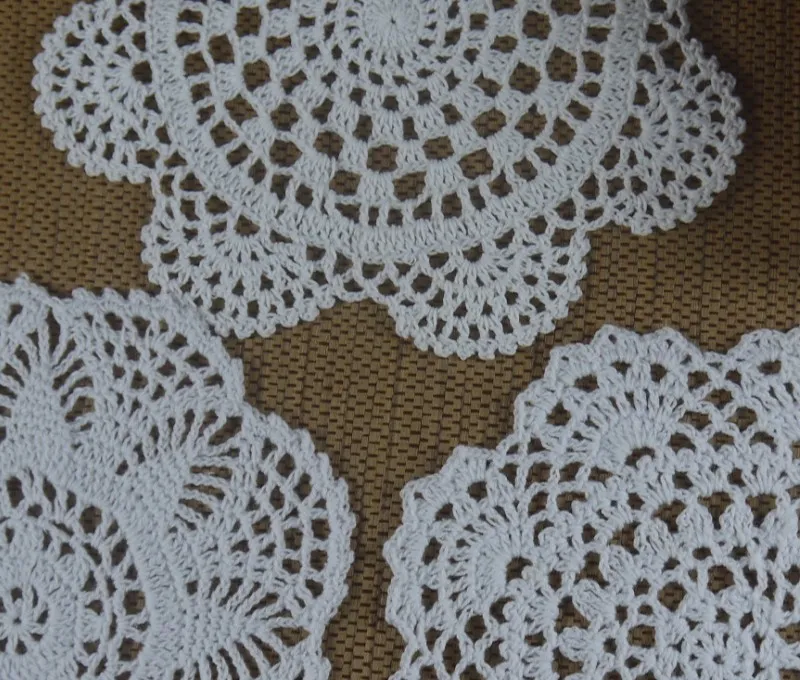 30 peças lote inteiro 100% algodão rendas feitas à mão crochê doilies copo tapete 13 cores redondo doily 18-20cm ab3h62261v