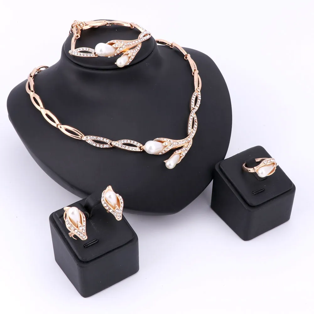 Neue nigerianische Diamant-Rubin-Edelstein-vergoldete Kristall-Halskette, Ohrringe, Ring, Armband, Brautschmuck-Sets für Frauen, Hochzeit