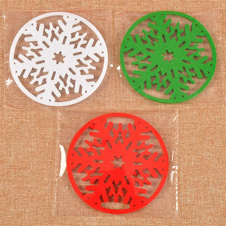 Hot 3 cores 10 cm Natal rodada Snow table mat crochet Natal coasters zakka doilies copo pad adereços para decoração de mesa de jantar IB503