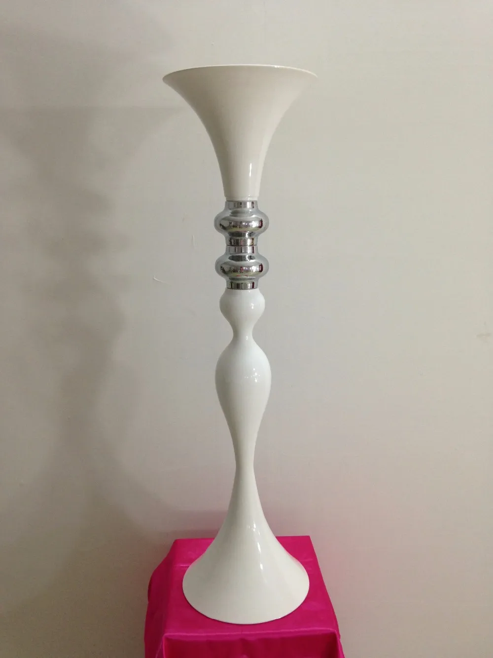 Vase en forme de trompette blanche de dernière qualité 11 pour centres de table de mariage/vase de mariage