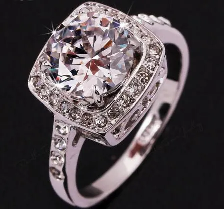 2016 은폐 된 큰 CZ 다이아몬드 결혼 반지 도매 선물을 % s 18K 백금 도금 된 악세사리 결정 보석