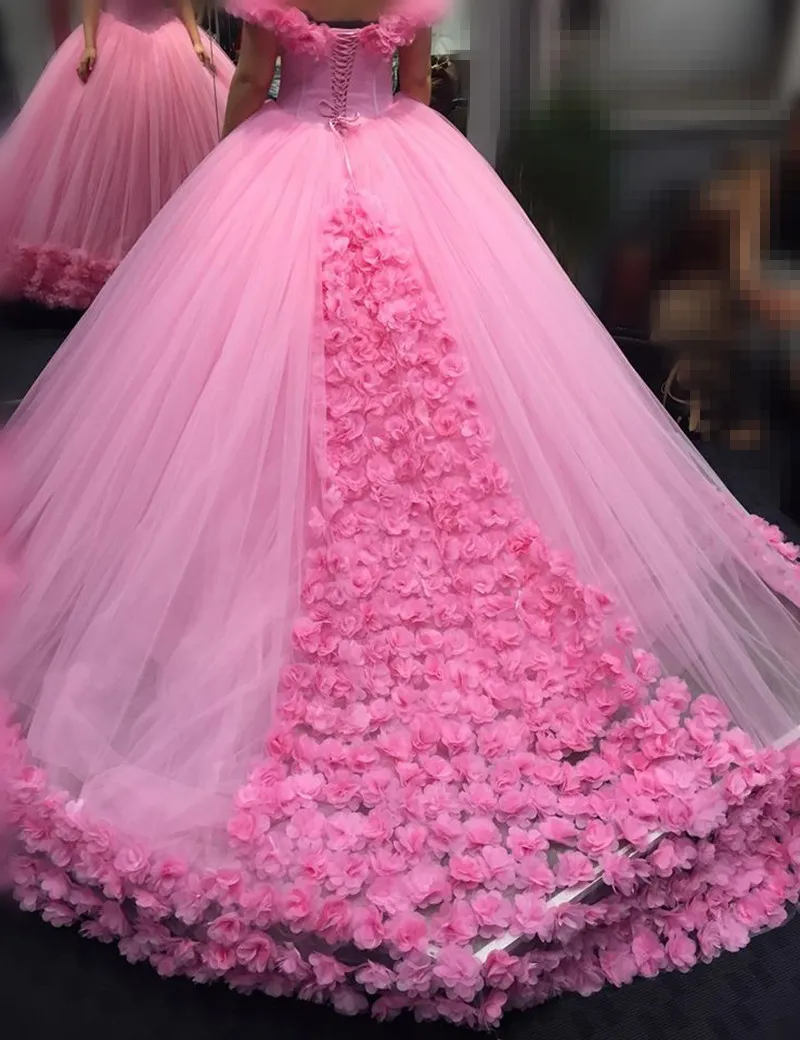 Eleganti abiti da ballo rosa rosa Abiti Quinceanera con spalle scoperte Fiori fatti a mano Lunghi dolci sedici anni Abiti da cerimonia ragazzi Prom