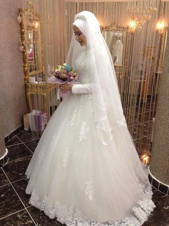 Мусульманские свадебные платья 2016 последние полный кружева высокая шея с длинными рукавами кнопки аппликация часовня свадебные платья арабский Исламский на заказ EN6026