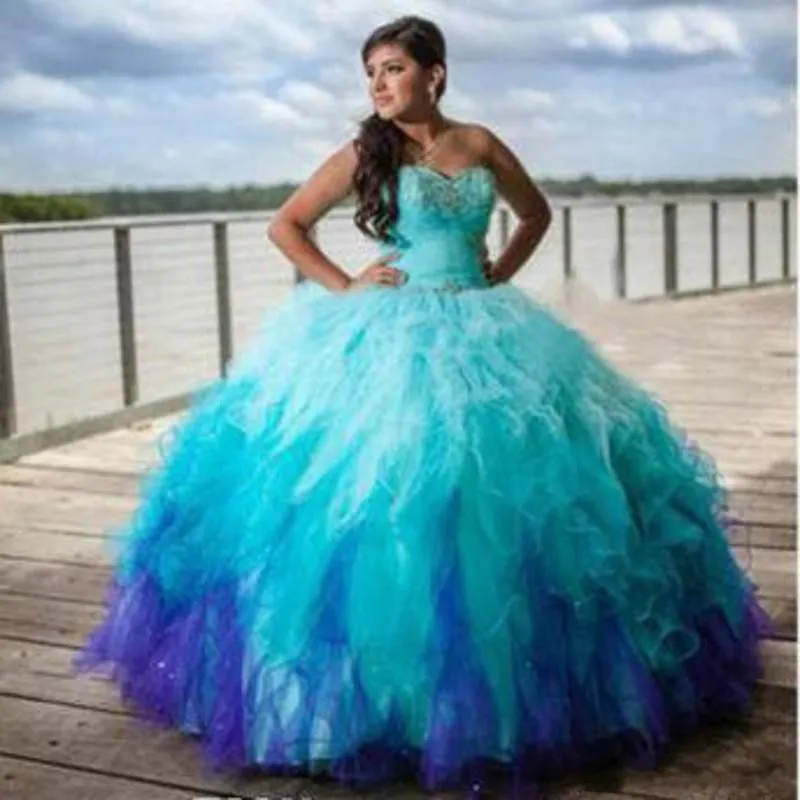 Sweetheart Rainbow Quinceanera Dresses 2020 2020 Perline di cristallo Tulle Increspatura Ombre Dolce 15 Abiti da ballo Abiti da ballo taglia 16