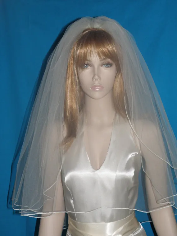 Ny Hot Fashion Real Image Line Edge 2t med kam Lvory White armbåge bröllop slöja brudslöjor