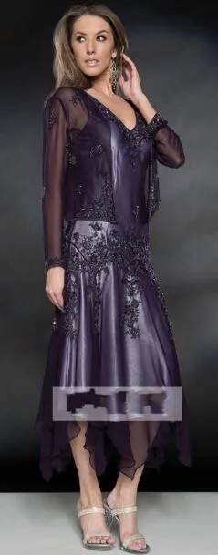 2020 Vintage V Neck Långärmad Mor av bruden Klänningar Lace Appliques Beaded Chiffong Te Längd Brud Bröllop Gästklänningar med jacka