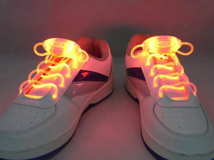 Serin LED Flaş Işık Up Ayakkabı Bağcığı Kızdırma Sopa Askı Ayakabı Noel Dekor Shoestring Disko Parti Paten bling aydınlatma ayakkabı bağcıkları Hediye