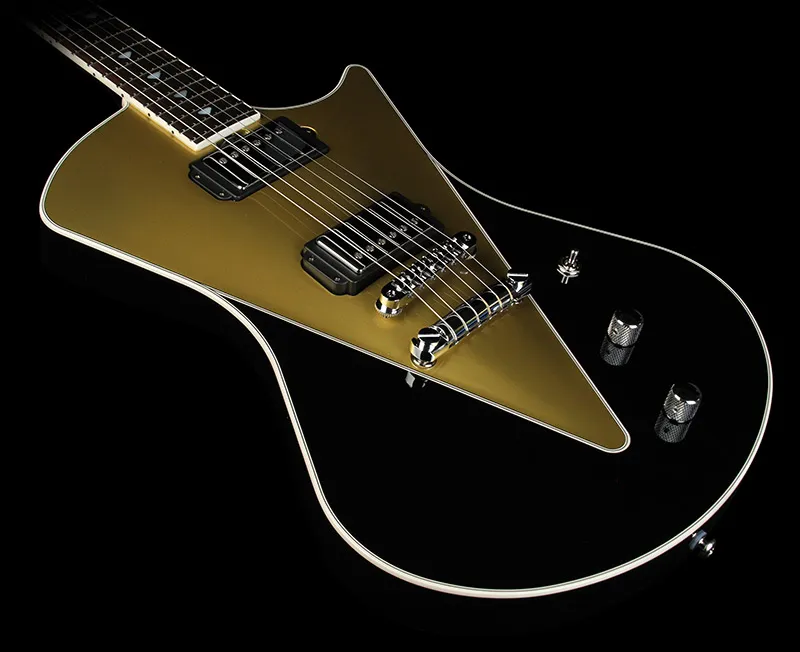 Custom Shop Armada Gold Black Opaque Chitarra elettrica con intarsi a triangolo curvo Corpo in mogano con top in acero figurato a "V"