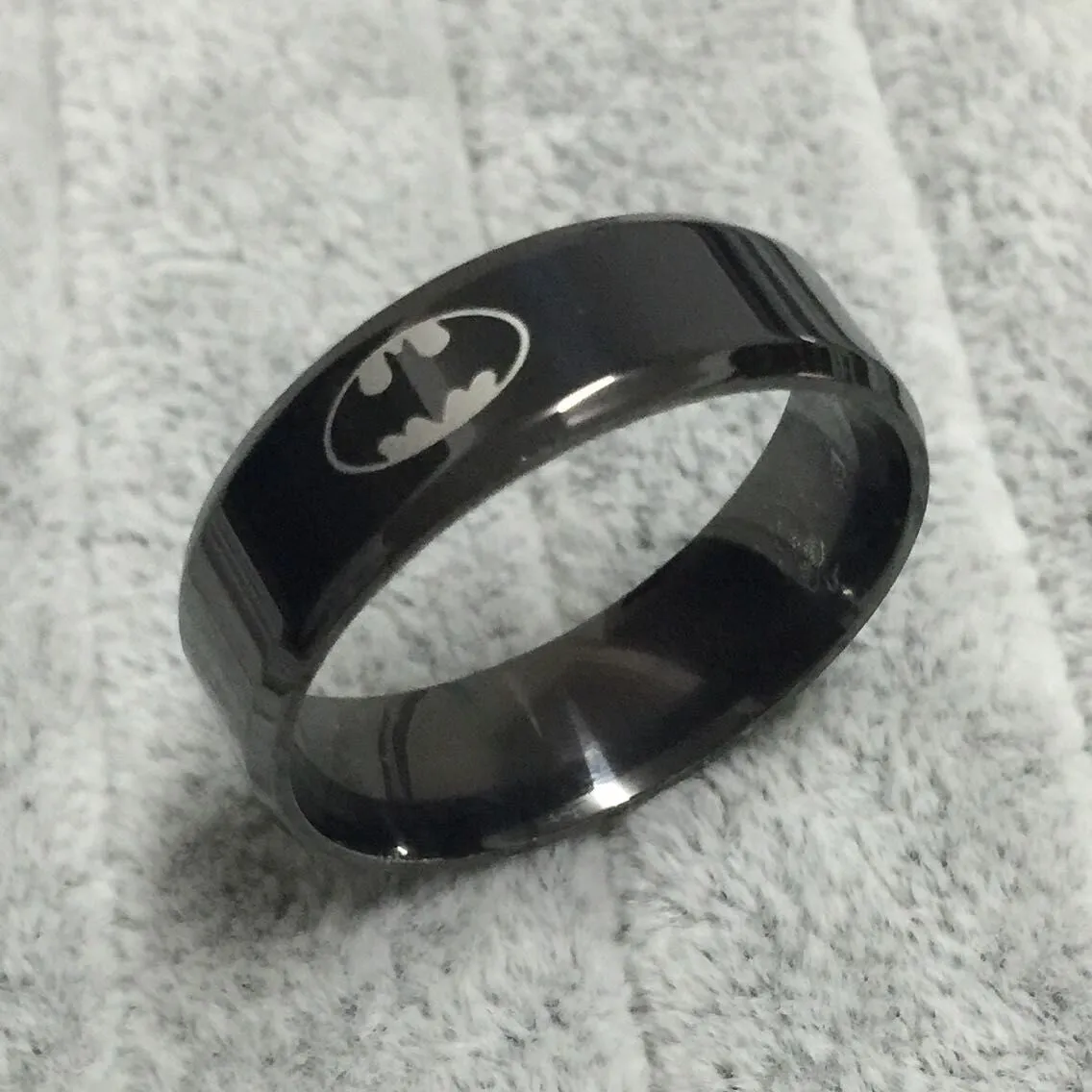 Czarny Logo Logo Batman Sojusz wolframu węglika szerokiego 8mm 8g dla mężczyzn kobiet wysokiej jakości USA 7-14