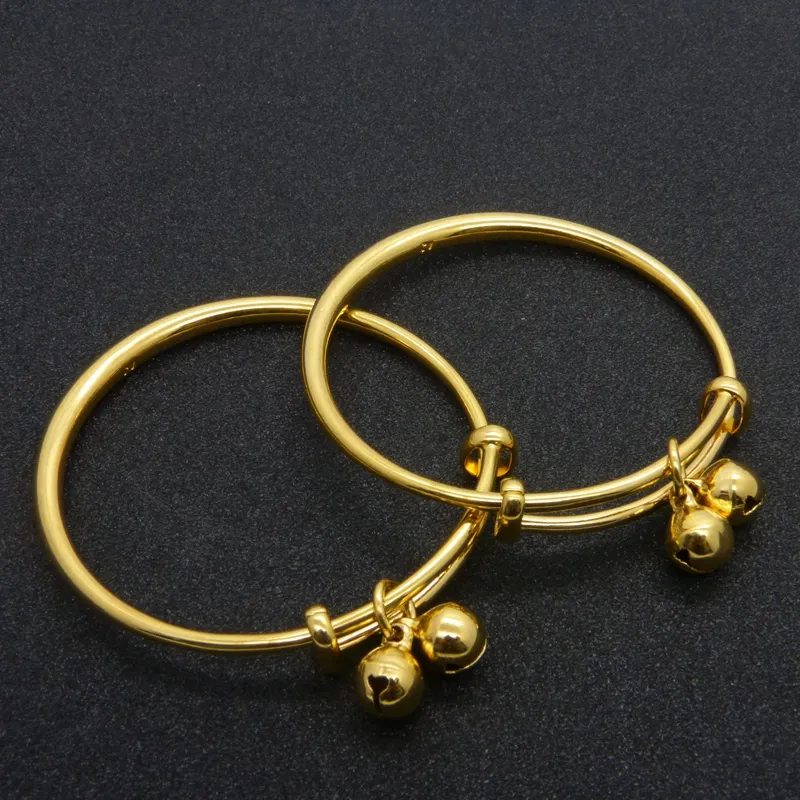 Bon bracelet en or jaune 24k poli rempli de cloches de bébé de 3mm 2pcs / lot diamètre intérieur 1,85 pouces