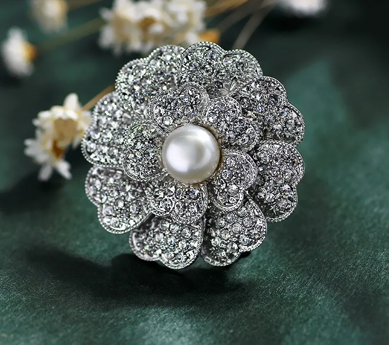 Pérola do vintage Rhinestone Flor Broche de Prata-placa Alloy Faux Diament Broche para o vestido de noiva traje de festa vestido de presente Pin 2016