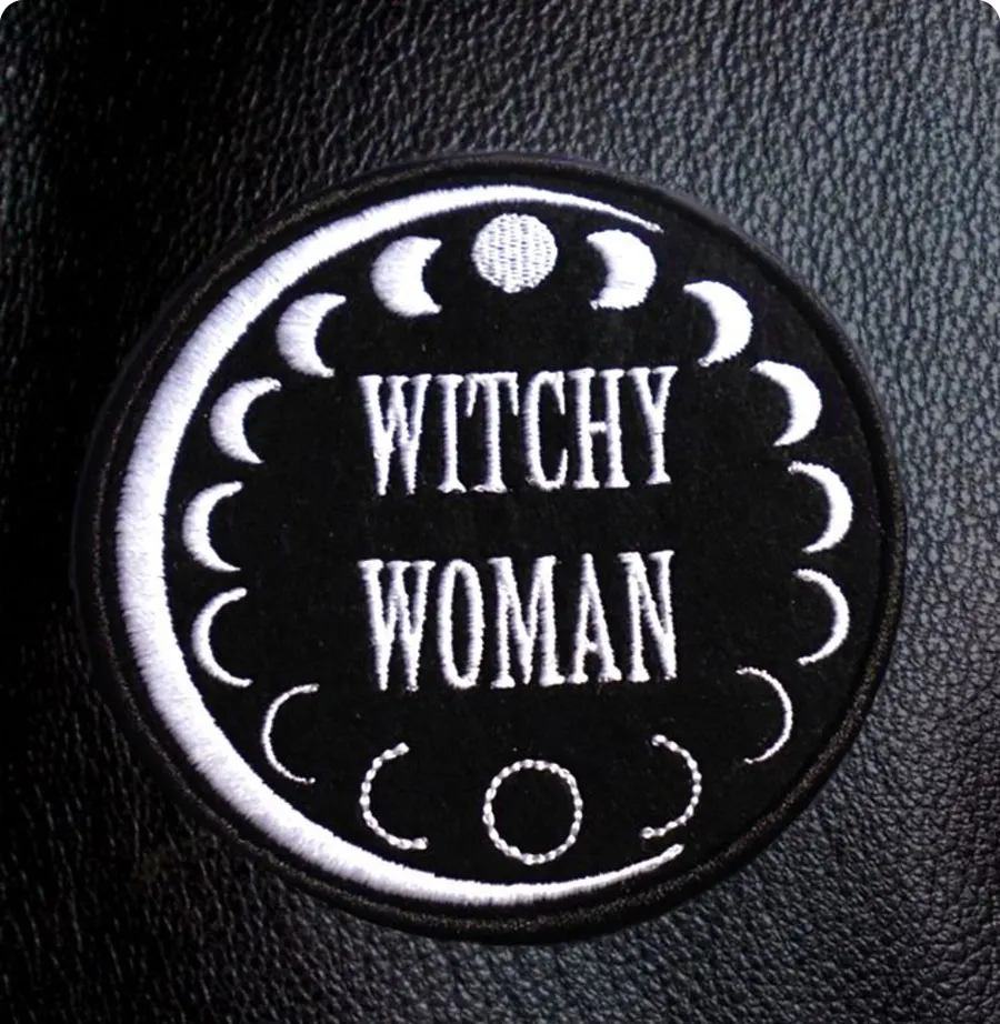 WITCHY WOMAN Coolaste Broderi Lady Patch Iron On Patch Rock Punk Label SOCIETY Moon's Change Badge Hattar Skjortor Emblem Partihandel Gratis frakt