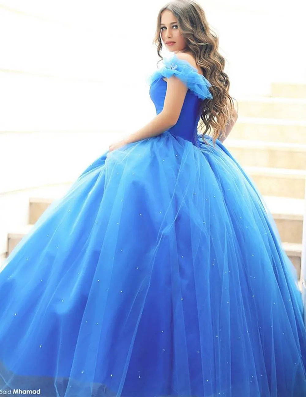 2021 Amazing Royal Blue Organza Ball Ball Cinderella Quinceanera Vestidos Frisados ​​Comprimento do Assoalho Doce 16 Anos Pageant Gownsqc63