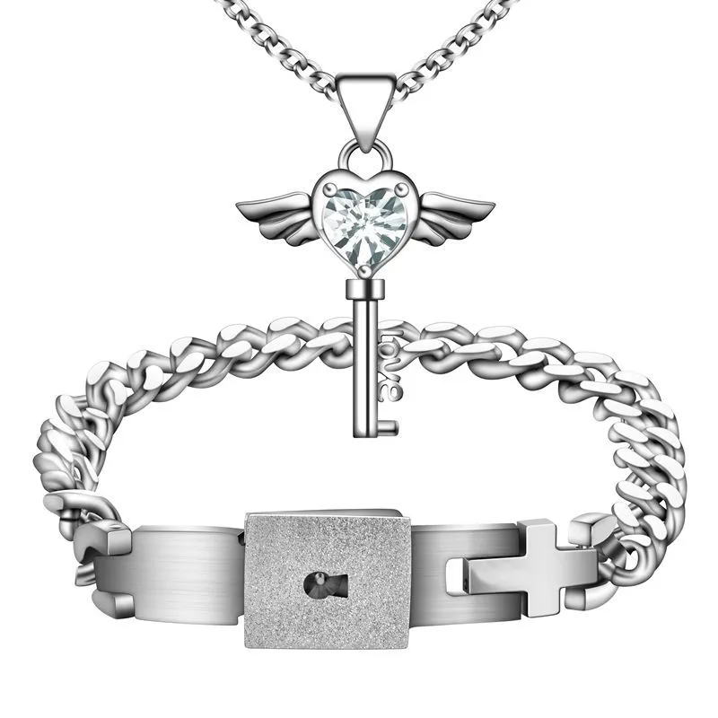 Titanium staal concentrisch slot armband liefde sleutel glanzende strass hanger ketting wediing paren sieraden set verlovingsgeschenken voor liefhebbers